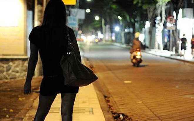 Hoạt động mại dâm trá hình vẫn rất khó kiểm soát. Ảnh minh họa.