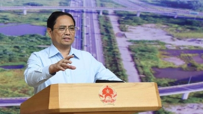PM looks for quicker implementation of transport projects