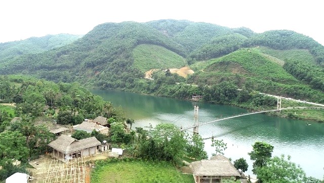 Huyện Thường Xuân nằm ở phía Tây của tỉnh Thanh Hóa, cách thành phố Thanh Hóa gần 60km, đây là vùng đất giàu tiềm năng du lịch và phát triển nông, lâm nghiệp. 