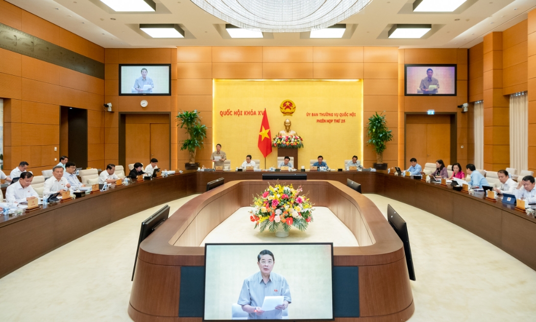 Toàn cảnh Phiên họp thứ 25 của Ủy ban Thường vụ Quốc hội.