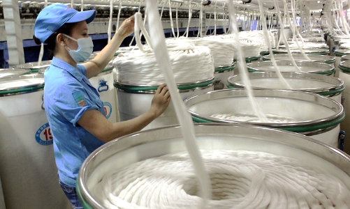 Doanh nghiệp xơ sợi gom đủ đơn hàng xuất khẩu đến hết quý 3/2023