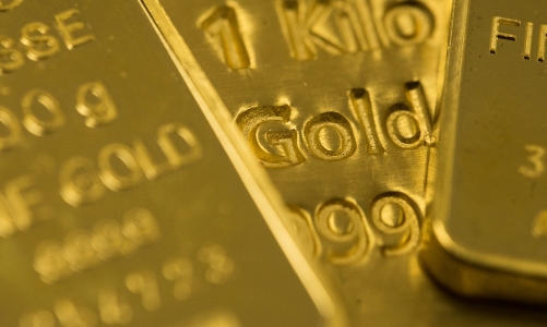 Đồng USD tăng đẩy giá vàng xuống đáy 1 tháng