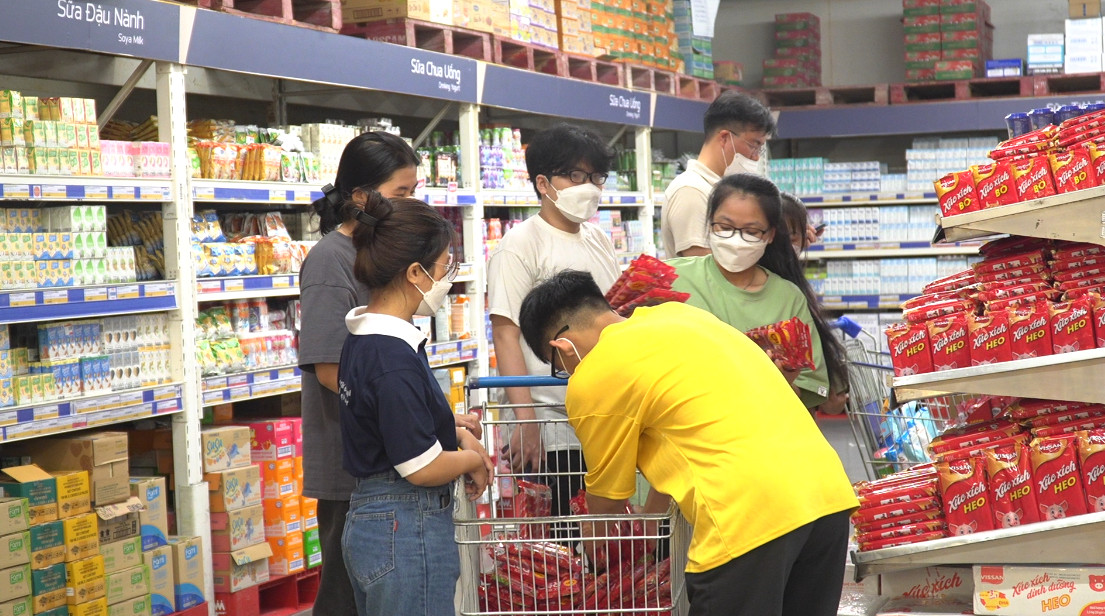 Càng về cuối năm, sức nóng của tiêu dùng nội địa sẽ càng tăng.