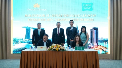 Vietnam Airlines & Singapore Tourism Board come together to grow tourism to Singapore