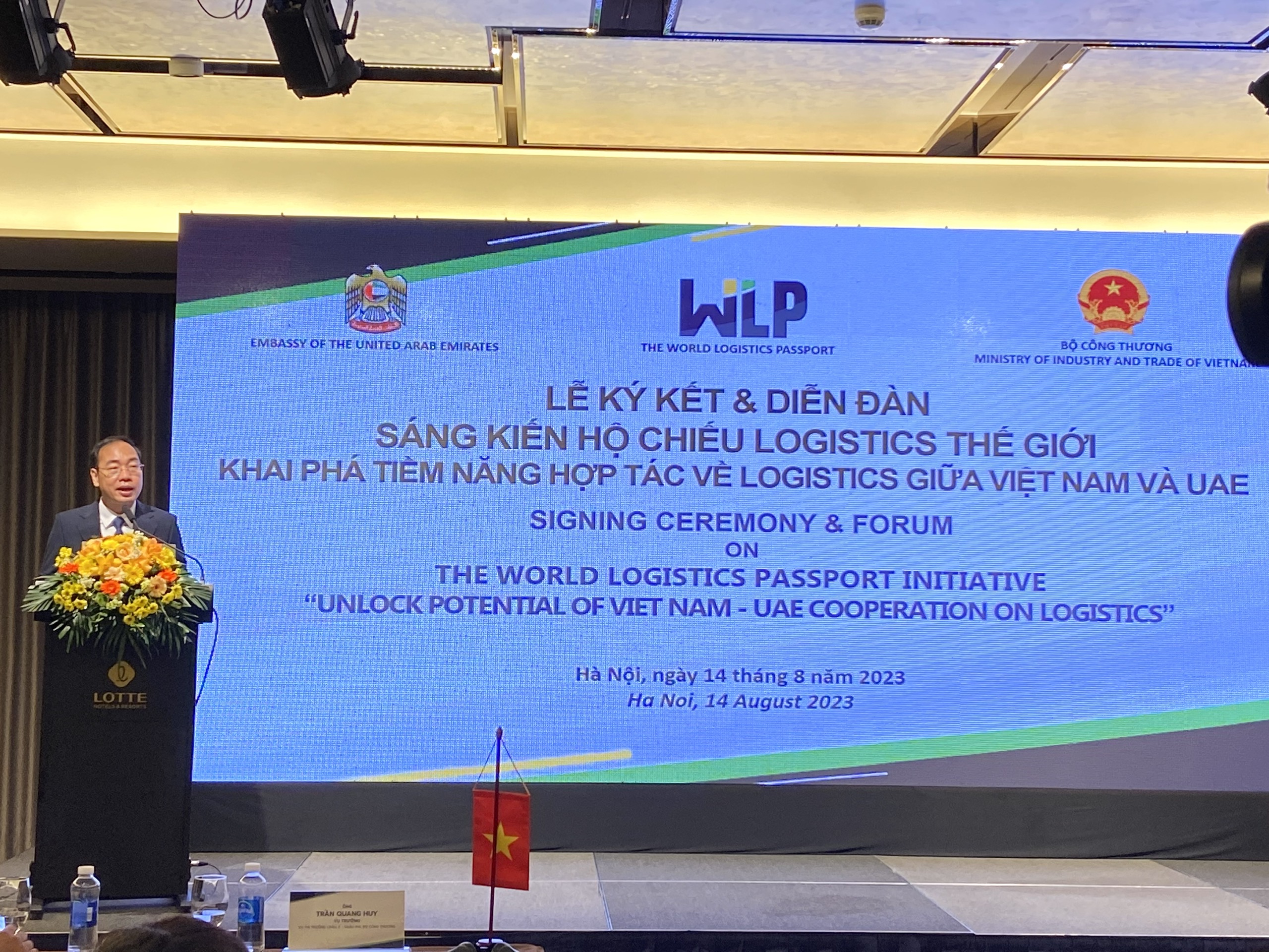 &Ocirc;ng Tr&acirc;̀n Quang Huy: 