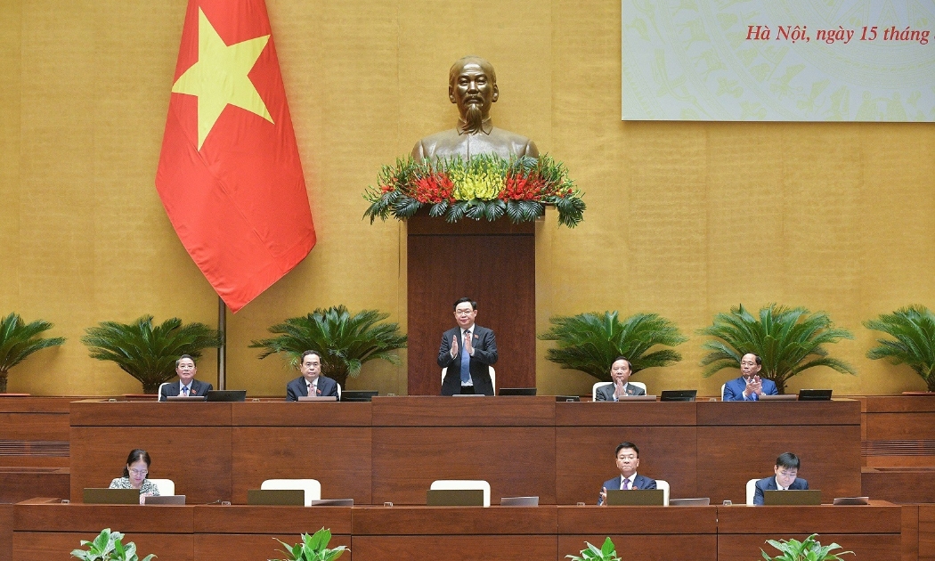 Chủ tịch Quốc hội Vương Đình Huệ chủ trì phiên chất vấn và trả lời chất vấn nhóm vấn đề thuộc lĩnh vực của Bộ Tư pháp. Ảnh: Quốc hội.