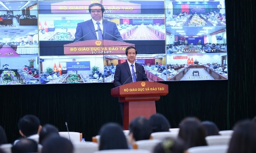 “Nóng” chuyện giáo viên làm 10-11 tiếng, lương 5 triệu đồng