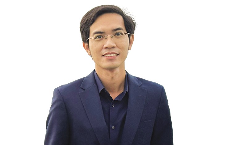 TS. Nguyễn Hữu Huân.