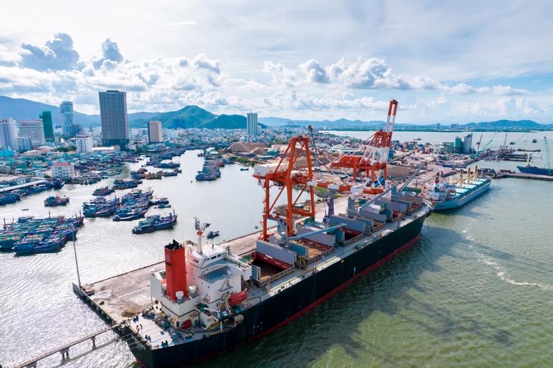 Wharf upgrades enable Quy Nhon Port to welcome larger vessels
