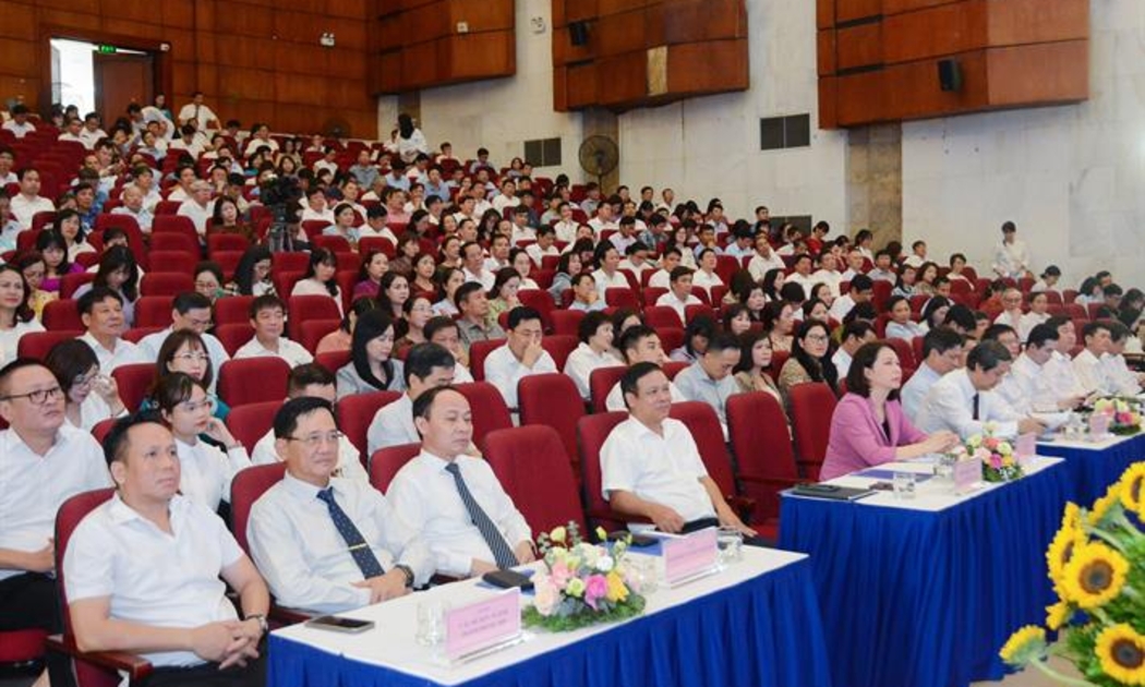 Các đại biểu dự hội nghị.