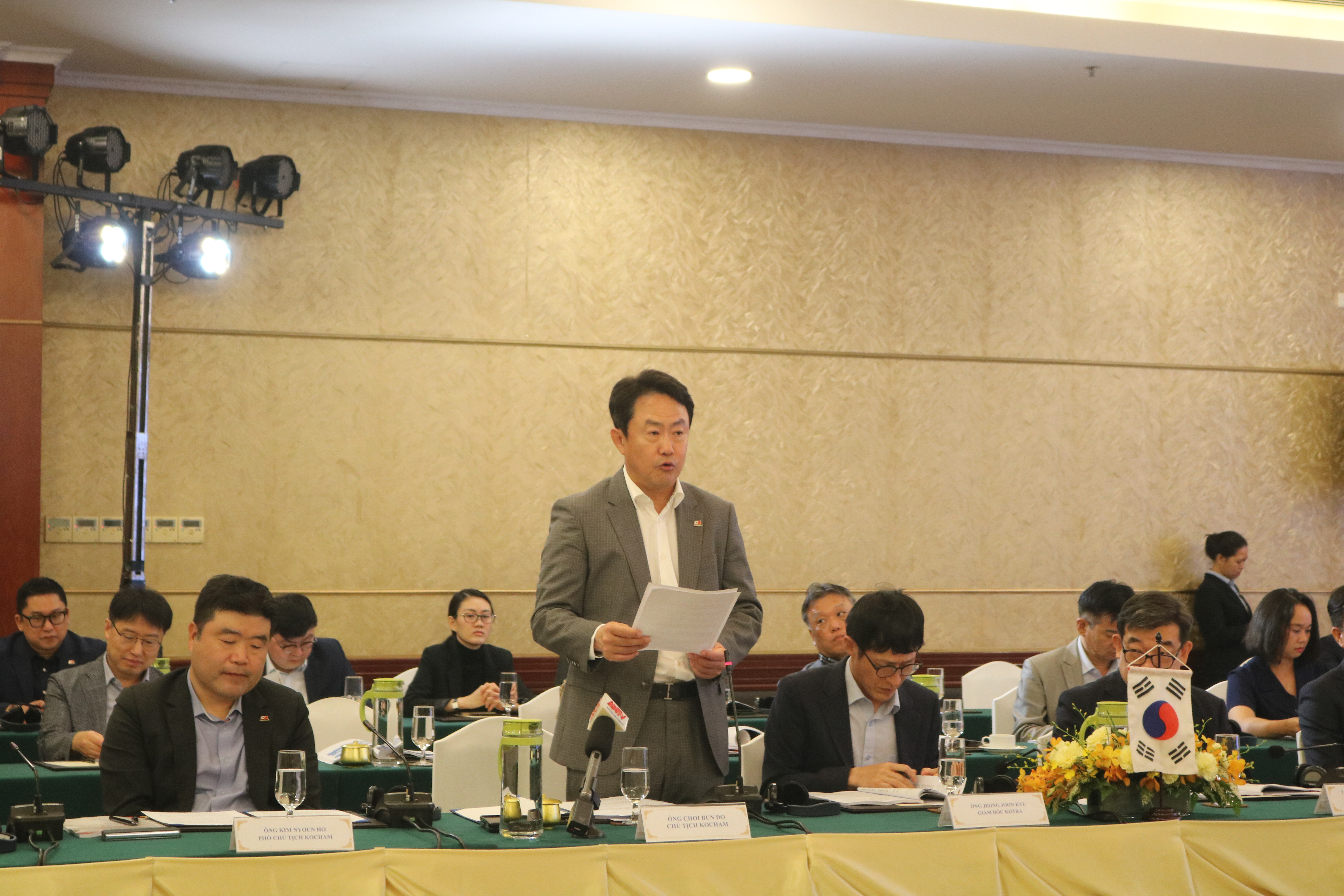 Ong Choi Bun Do - Chủ tịch Hiệp hội Thương mại và công nghiệp Hàn Quốc tại miền Trung và miền Nam Việt Nam (KOCHAM) phát biểu tại hội nghị - Ảnh: PT