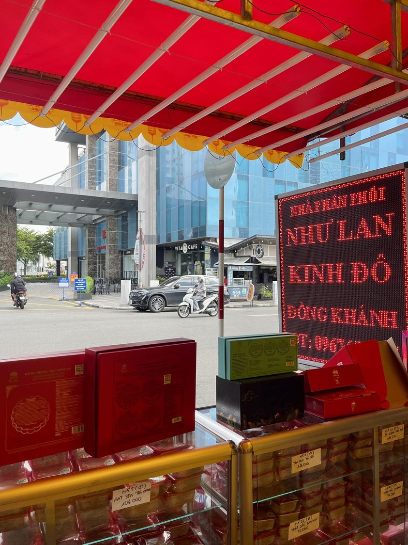 Hầu hết các nhãn hàng bánh Trung Thu đều tăng giá so với mùa bánh năm trước.