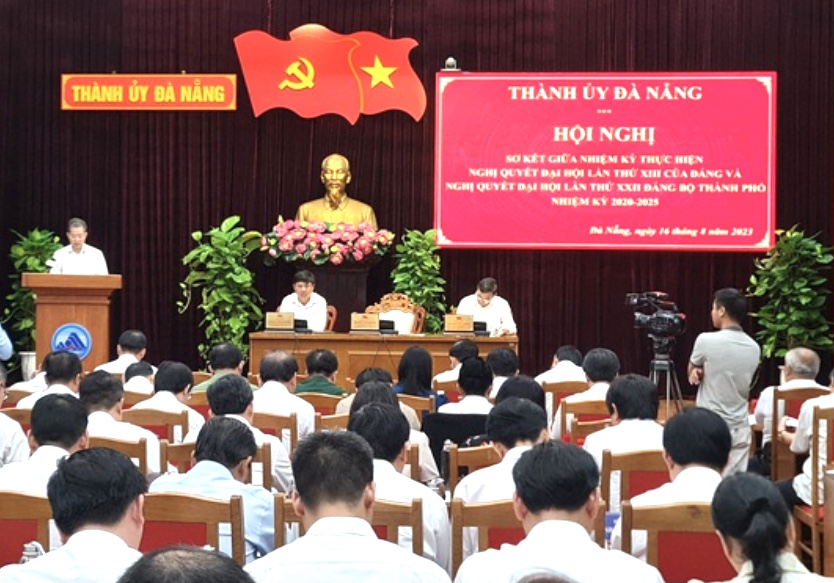 Toàn cảnh Hội nghị Thành ủy Đà Nẵng giữa nhiệm kỳ 2021-2025