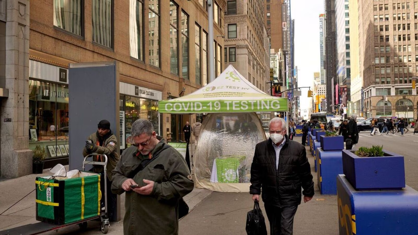 Kể từ ng&agrave;y 7/8 đến nay, biến thể Eris đang l&acirc;y lan mạnh ở 11 quốc gia.