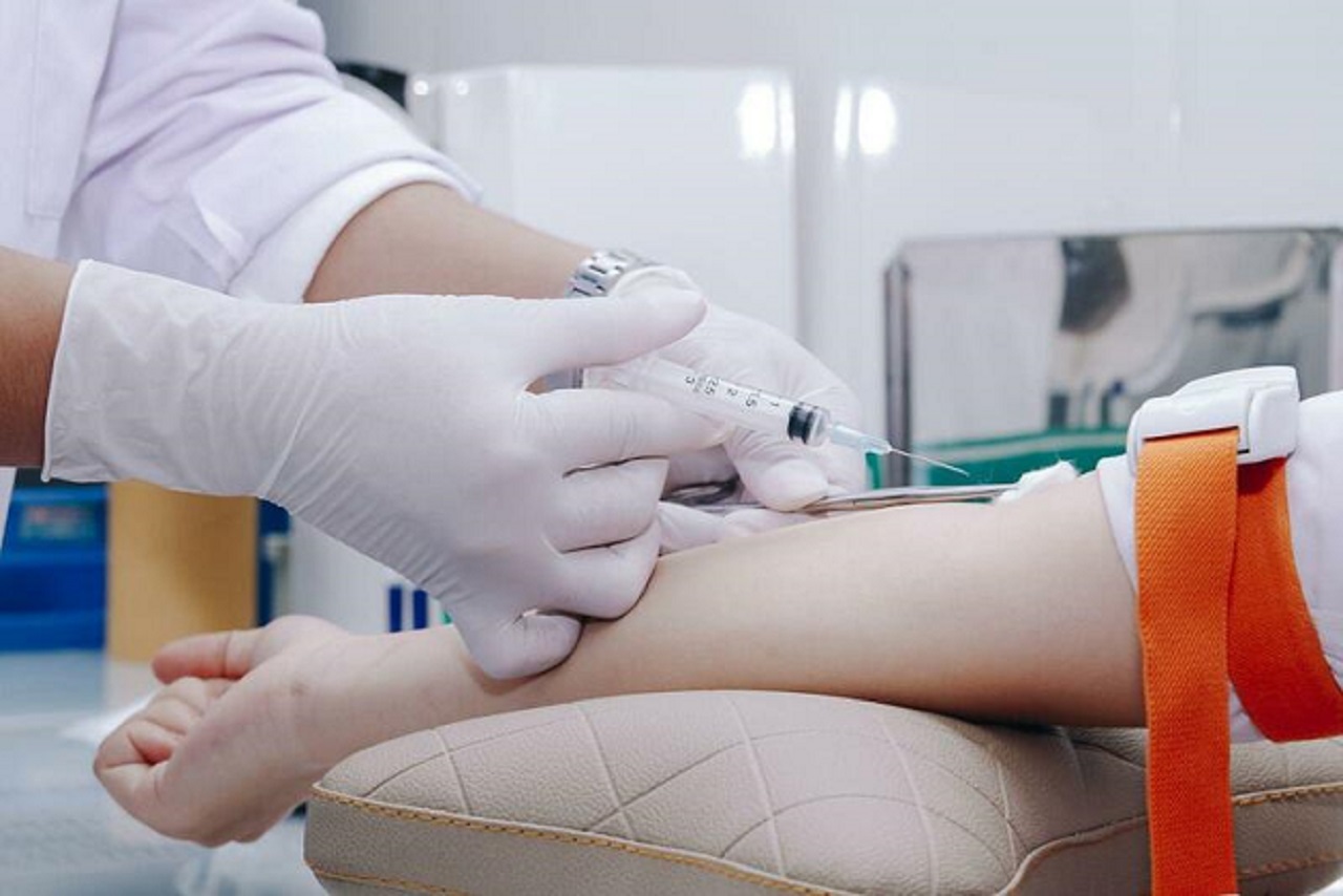 Ngân hàng huyết thanh tại TP.HCM có sức lưu trữ từ 400.000 - 450.000 mẫu - Ảnh minh họa