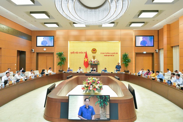 Ủy ban Thường vụ Quốc hội xem xét Báo cáo kết quả giám sát bước đầu chuyên đề giám sát của Quốc hội về việc triển khai thực hiện 3 chương trình mục tiêu quốc gia - Ảnh: VGP/ĐH