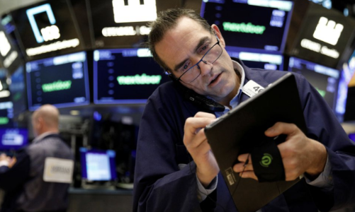 Chứng khoán Mỹ giảm phiên thứ ba liên tiếp, cổ phiếu VinFast rớt gần 34%, Bicoin bất ngờ sụt 9%