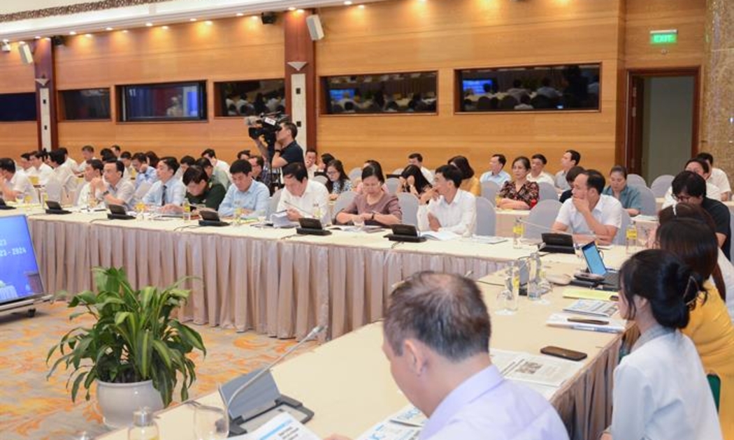 Các đại biểu dự hội nghị.