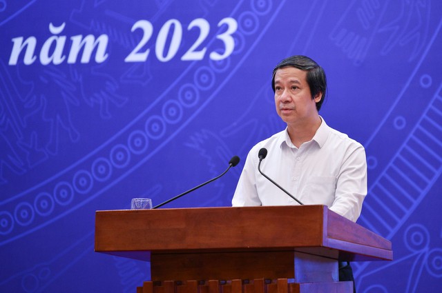 Bộ trưởng Bộ Giáo dục và Đào tạo Nguyễn Kim Sơn báo cáo tổng kết năm học 2022-2023 - Ảnh: VGP/Nhật Bắc.