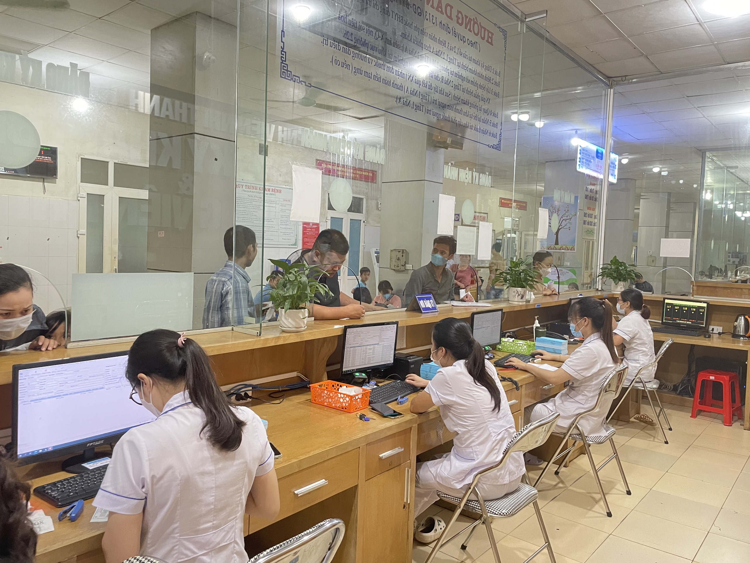 Ngành Y tế Thanh Hóa tích cực đưa ra các giải pháp đẩy mạnh ứng dụng công nghệ thông tin vào hoạt động quản lý, khám chữa bệnh.