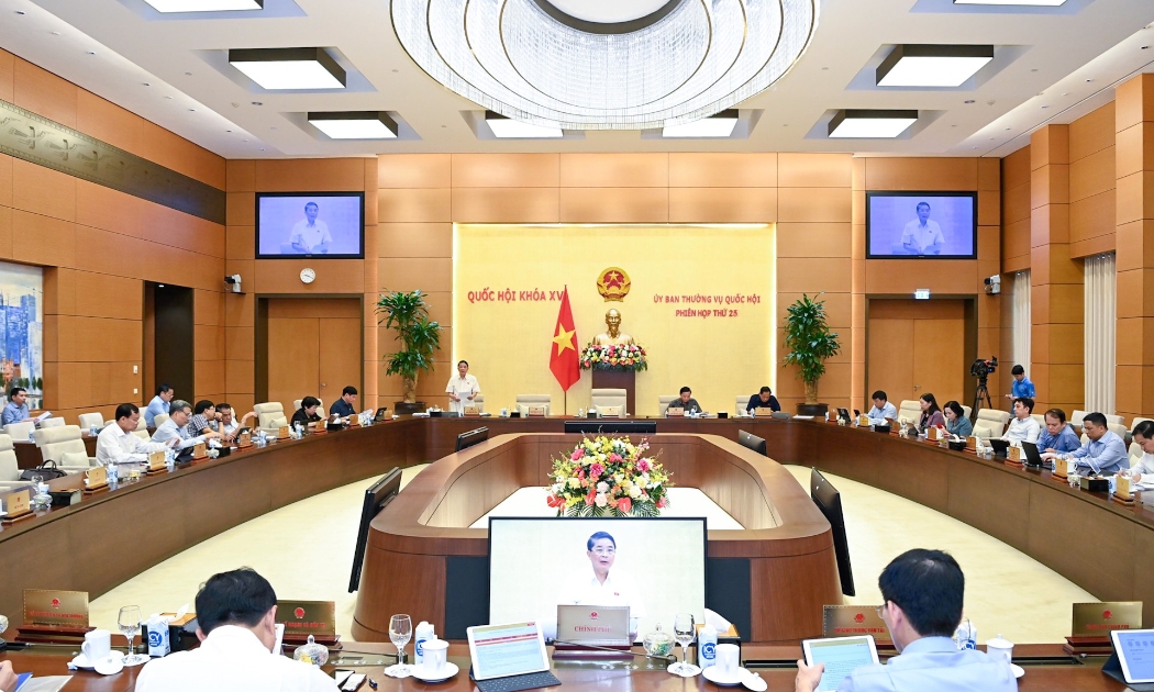 Toàn cảnh phiên họp.