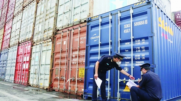 Căng thẳng thu ngân sách hải quan