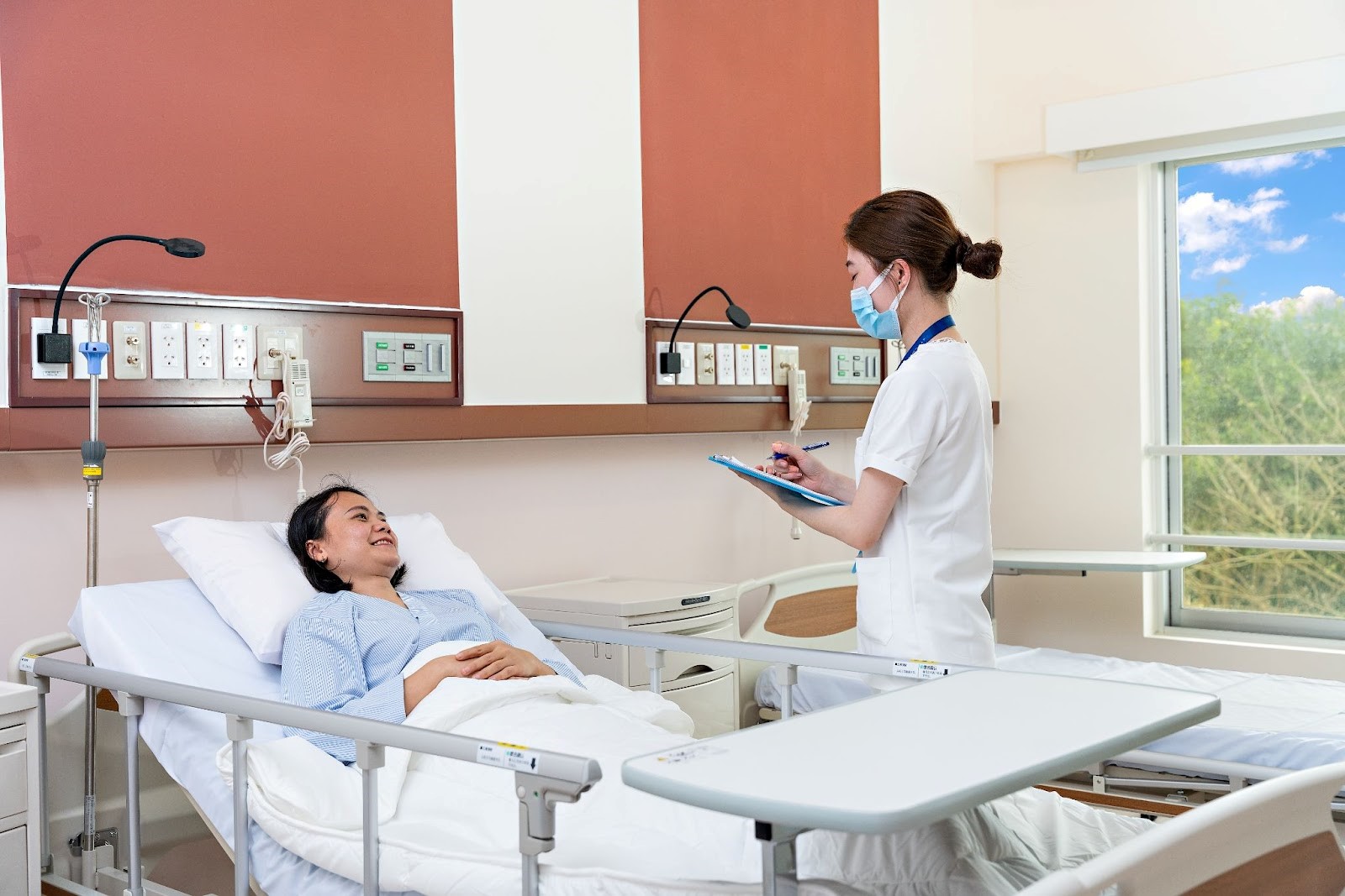 Tất cả bệnh nhân được chăm sóc tận tình theo tiêu chuẩn Nhật Bản.