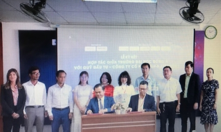 Ký kết chính thức Chương trình hợp tác phát triển hệ sinh thái đổi mới sáng tạo sinh viên giữa ĐH Đông Á và Làng Học sinh - sinh viên sáng tạo – Techfest Việt Nam. Ảnh Ngô Anh Văn