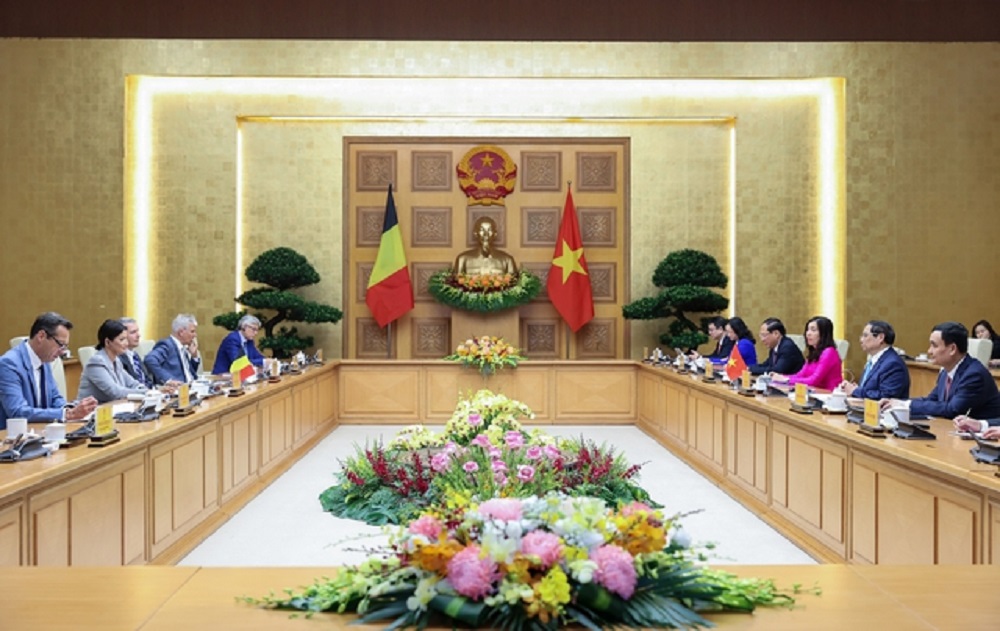 Thủ tướng Phạm Minh Chính hội kiến với Chủ tịch Thượng viện Vương quốc Bỉ Stéphanie D'Hose. Ảnh: VGP.