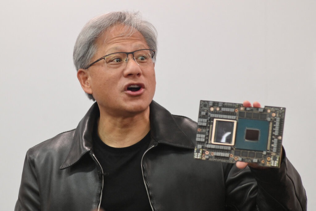 Jensen Huang, Gi&aacute;m đốc điều h&agrave;nh của NVIDIA, ph&aacute;t biểu trong cuộc họp b&aacute;o tại Computerx 2023 ở Đ&agrave;i Bắc v&agrave;o ng&agrave;y 30 th&aacute;ng 5 năm 2023. Ảnh: AFP