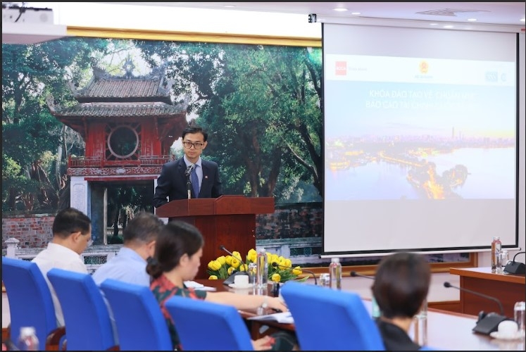 &Ocirc;ng T&ocirc; Quốc Hưng, Gi&aacute;m đốc Quốc gia, ACCA Việt Nam ph&aacute;t biểu ch&agrave;o mừng.