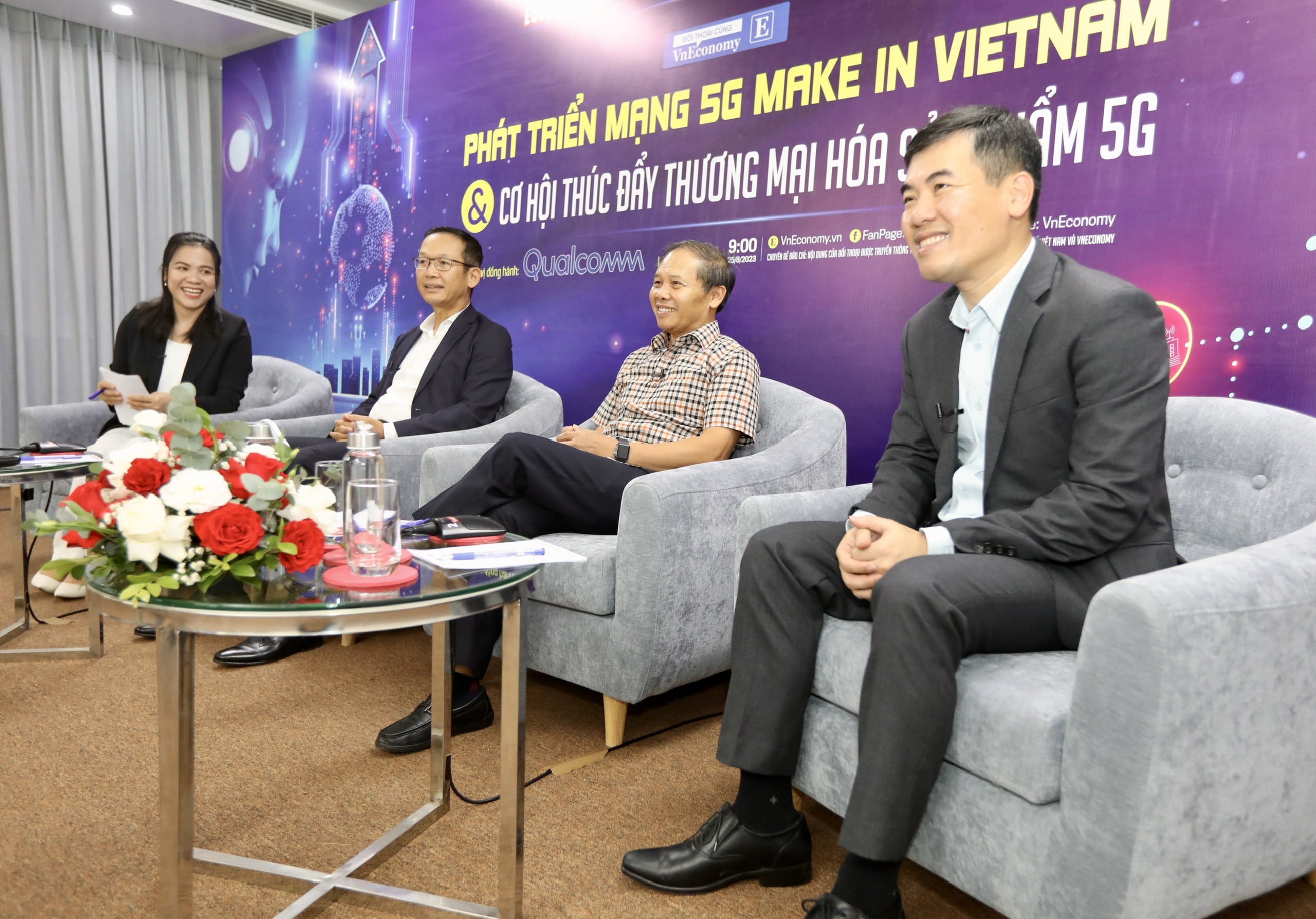 Các diễn giả trao đổi tại tọa đàm trực tuyến với chủ đề “phát triển mạng 5G Make in Vietnam và cơ hội thúc đẩy thương mại hóa 5G” diễn ra ngày 25/8/2023. Ảnh: Việt Dũng.