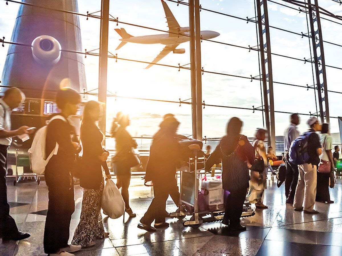 Nắng n&oacute;ng khắc nghiệt buộc c&aacute;c h&atilde;ng h&agrave;ng kh&ocirc;ng phải giảm tải nhi&ecirc;n liệu, giảm h&agrave;nh l&yacute; v&agrave; thậm ch&iacute; giảm cả h&agrave;nh kh&aacute;ch.