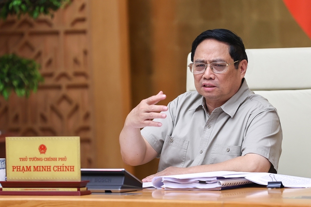 Thủ tướng lưu ý 8 nội dung cần bảo đảm tiến độ, nâng cao chất lượng xây dựng thể chế. Ảnh: VGP.