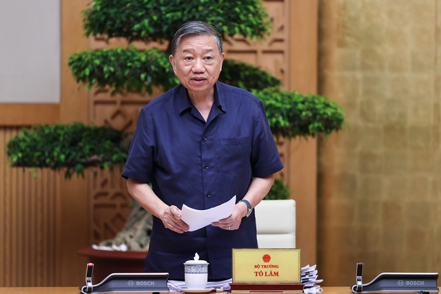 Bộ trưởng Bộ C&ocirc;ng an T&ocirc; L&acirc;m ph&aacute;t biểu tại phi&ecirc;n họp - Ảnh: VGP.