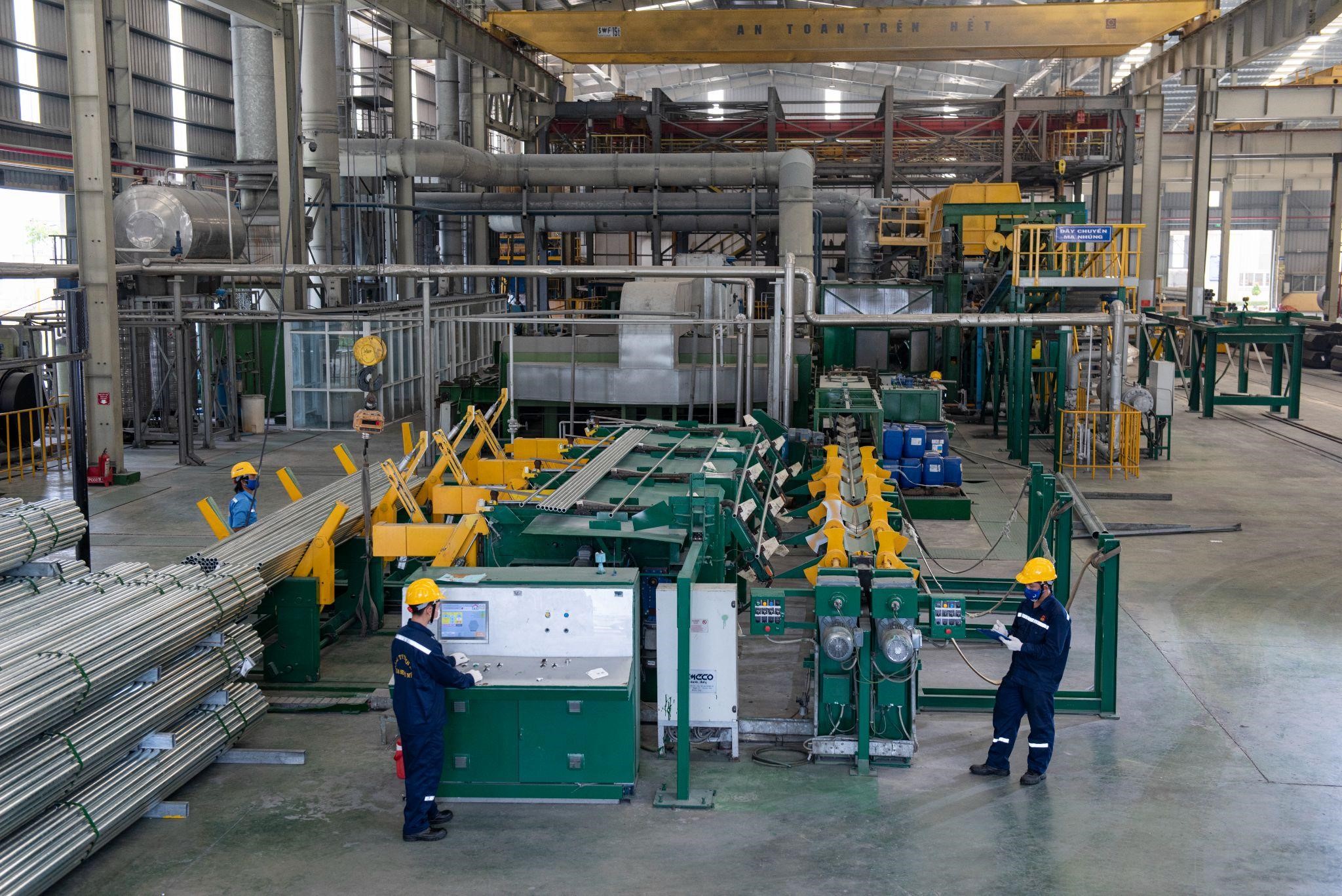Ống kẽm nhúng nóng Hoa Sen được sản xuất trên dây chuyền GIMECO của Ý để cho ra các sản phẩm với chất lượng vượt trội.