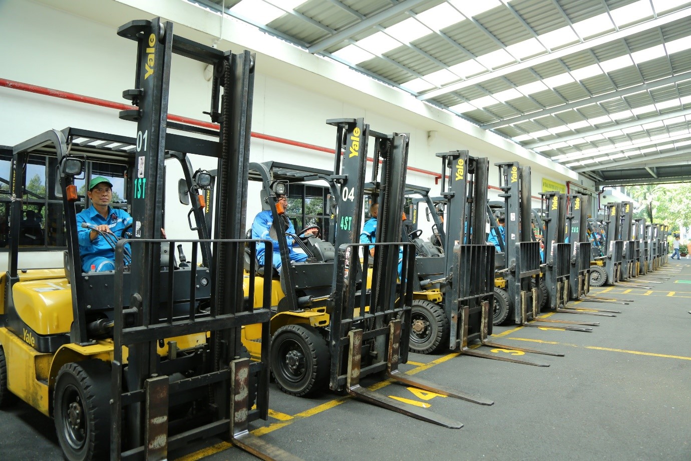 Kho trung tâm tại Tp.HCM với tổng diện tích 31.000m2, sức chứa 30.000 pallet thuộc Dự án Tổng thể kho bãi - điều vận của SABECO.