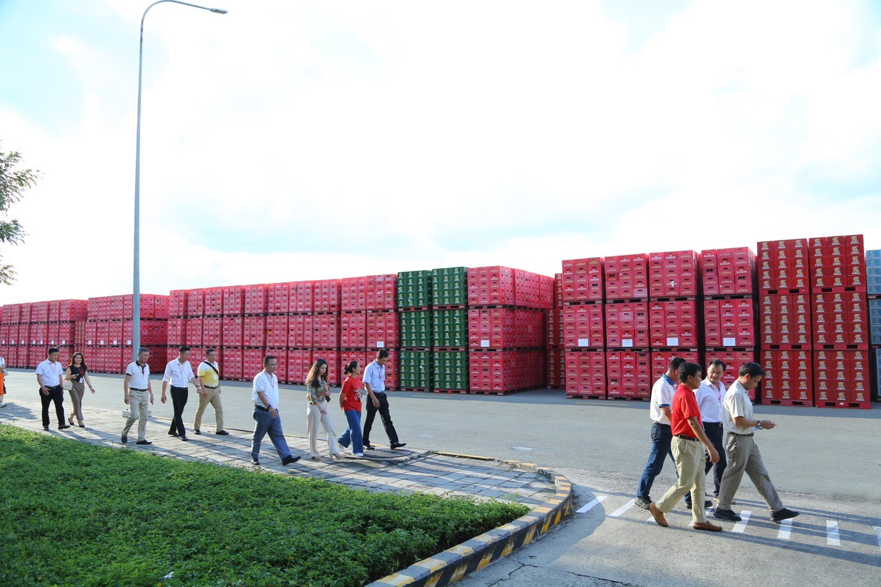 Kho trung tâm tại Tp.HCM với tổng diện tích 31.000m2, sức chứa 30.000 pallet thuộc Dự án Tổng thể kho bãi - điều vận của SABECO.
