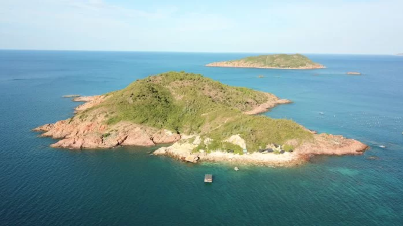 Ngang Islet in Ghenh Giang district, Binh Dinh province.