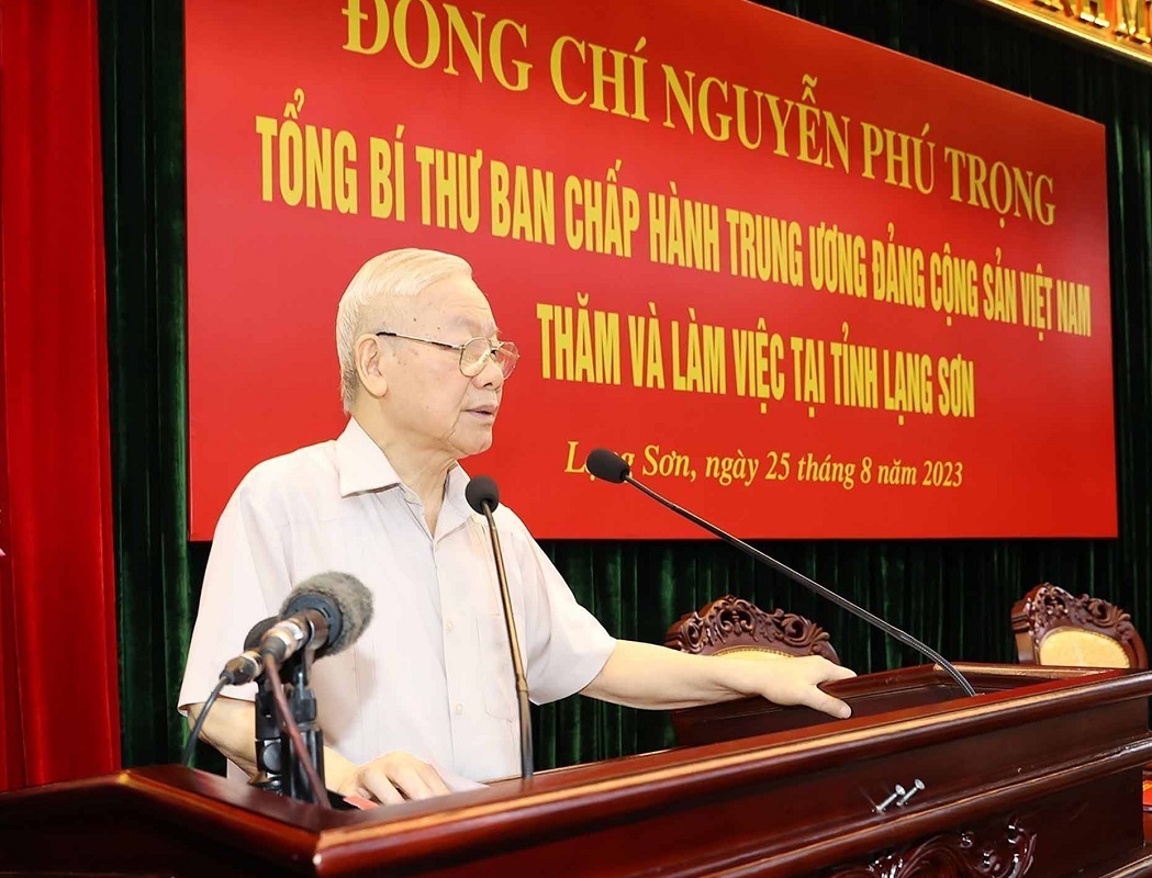 Tổng Bí thư Nguyễn Phú Trọng: "Tỉnh Lạng Sơn cần xác định rõ, phát triển kinh tế cửa khẩu không chỉ để phát triển kinh tế của tỉnh mà quan trọng hơn là để góp phần phát triển kinh tế của cả nước".
