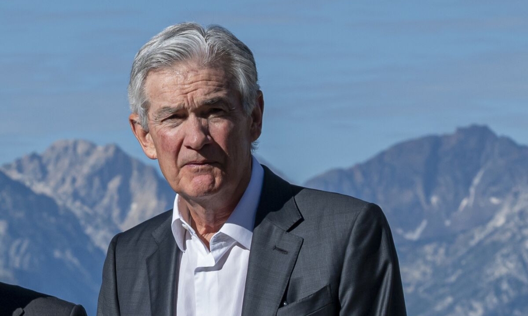 Chủ tịch Fed Jerome Powell ở Jackson Hole - Ảnh: Bloomberg.