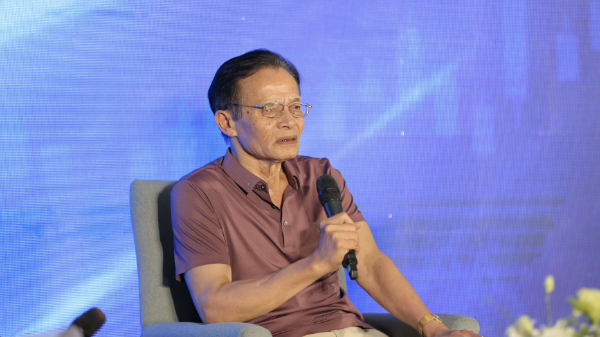 TS Lê Xuân Nghĩa: 