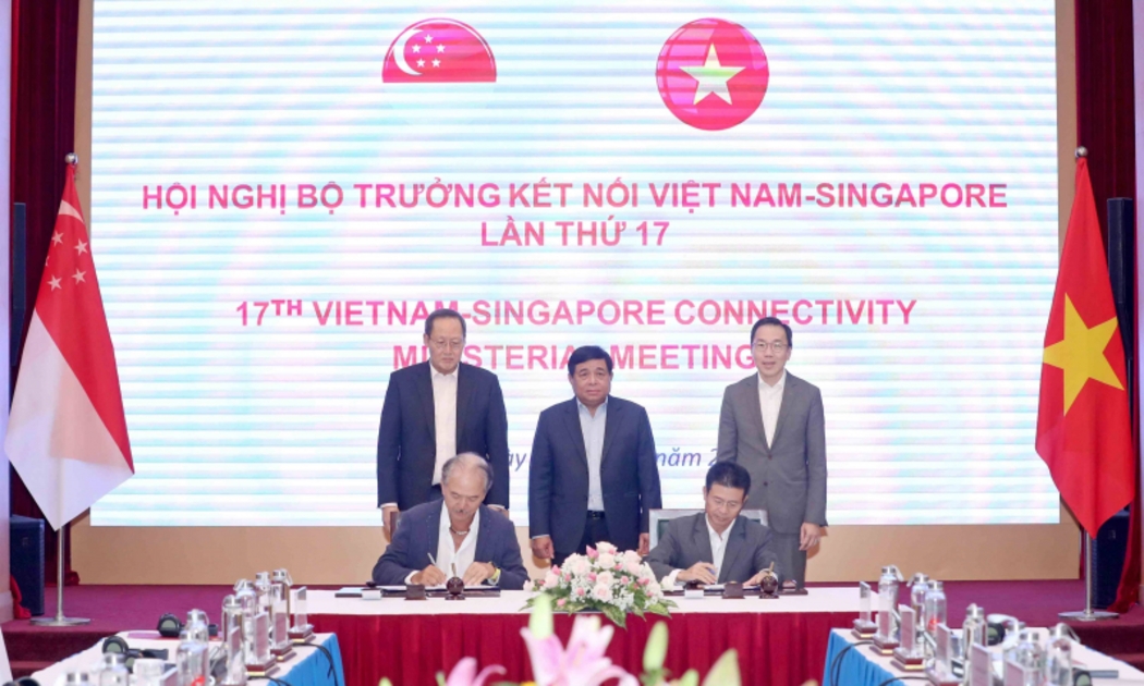 Lễ ký Bản ghi nhớ giữa UBND tỉnh Vĩnh Phúc và Tập đoàn YCH Group Pte. Ltd (Singapore) tại CMM lần thứ 17.
