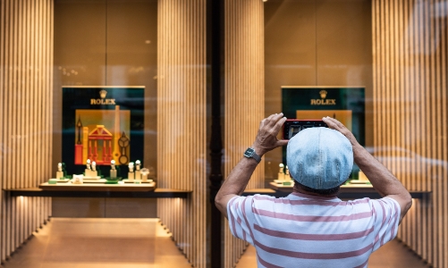 Tham vọng của Rolex khi mua lại nhà bán lẻ đồng hồ Bucherer
