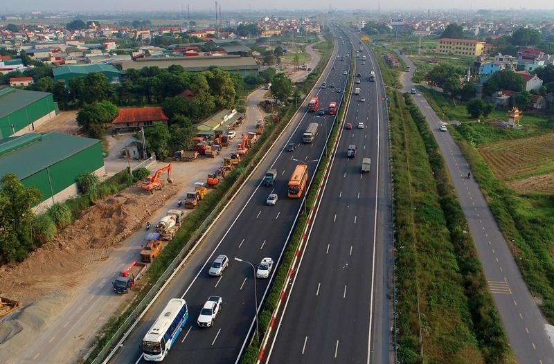 PM seeks optimization of expressways for development