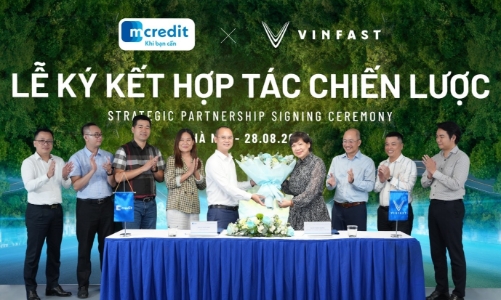 Mcredit cung cấp gói hỗ trợ tài chính cho khách hàng mua xe máy điện VinFast