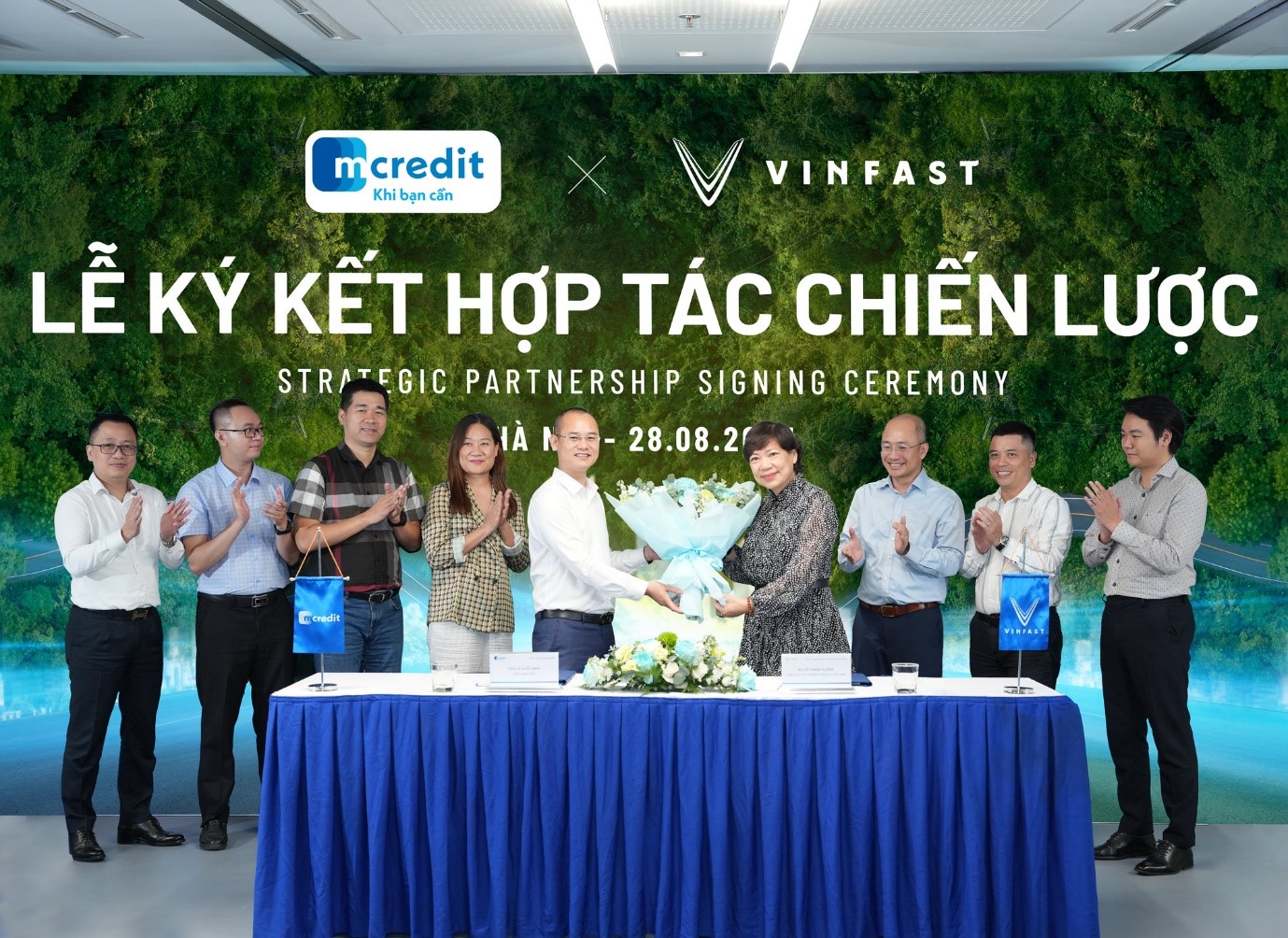 VinFast và Mcredit ký kết hợp tác chiến lược.
