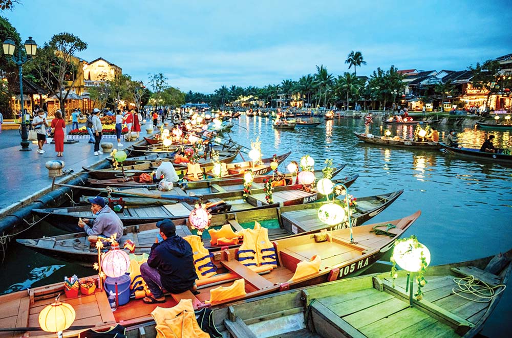 Doanh thu du lịch lữ hành tháng 8 tăng 47%.