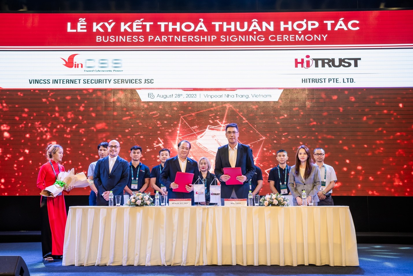 Buổi ký kết thành công tốt đẹp.