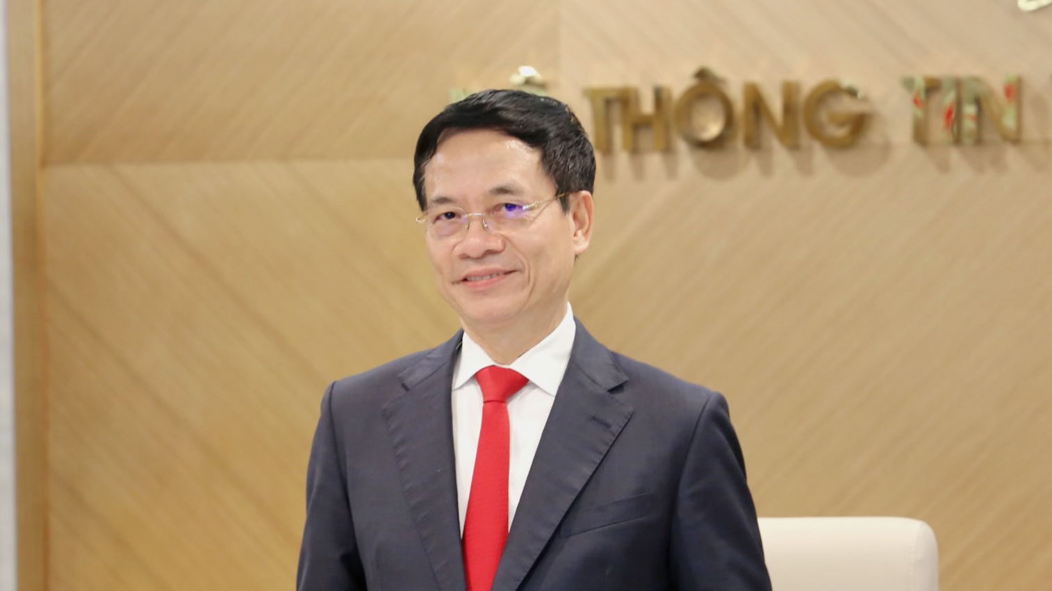 Bộ trưởng Bộ Thông tin và Truyền thông Nguyễn Mạnh Hùng mong muốn toàn thể cán bộ, công chức, viên chức, người lao động tiếp tục phát huy tinh thần 10 chữ vàng: “Trung thành- Dũng cảm- Tận tụy- Sáng tạo- Nghĩa tình” của ngành Thông tin và Truyền thông để vượt qua mọi khó khăn trên đường đi tới.